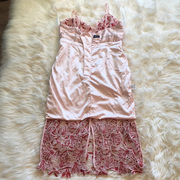 Bardot Coco Lace Midi Dress - in Lotus - mordernwear.com